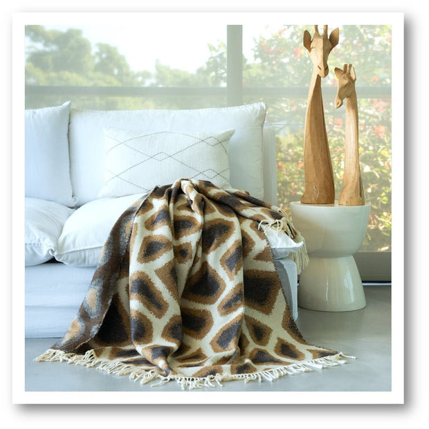 Twiga - Kuschlige Afrika Decke – Giraffen Design – Luxuriöse gewebte Decke –  Länge ca.180cm x Breite ca.140 cm - Marulaglow®