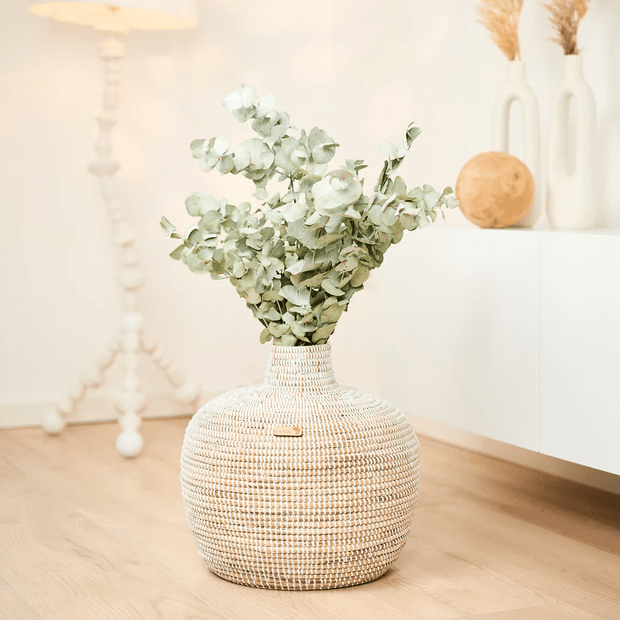 Namibia - Große afrikanische Korbvase – Bodenvase – Höhe= ca.37cm x Breite ca.35cm – Stoff: Savannengras  - in Afrika geflochten - UNIKAT - streng limitiertes Exemplar