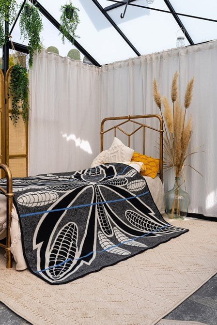 Luxuriöse gewebte Decke aus Merino Wolle - Lagos - Seanamarena Poone Black/Grey/White - Bettüberwurf, Kuscheldecke, Wohndecke, Sofadecke 165 x 155cm - Marulaglow®