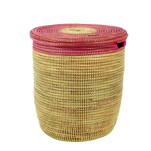 Traditioneller afrikanischer XL Wäschekorb mit flachem Deckel – Korb Nefer (pink) – aus Savannengras geflochten – Handarbeit – Höhe ca. 43 cm - Marulaglow®