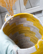 XXL Wäschekorb mit Deckel – Korb Kama (gelb) – aus Savannengras – Handgefertigt - Marulaglow®